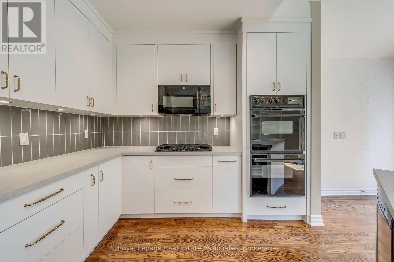 123 Melrose Avenue, Toronto, Ontario  M5M 1Y8 - Photo 18 - C12451630