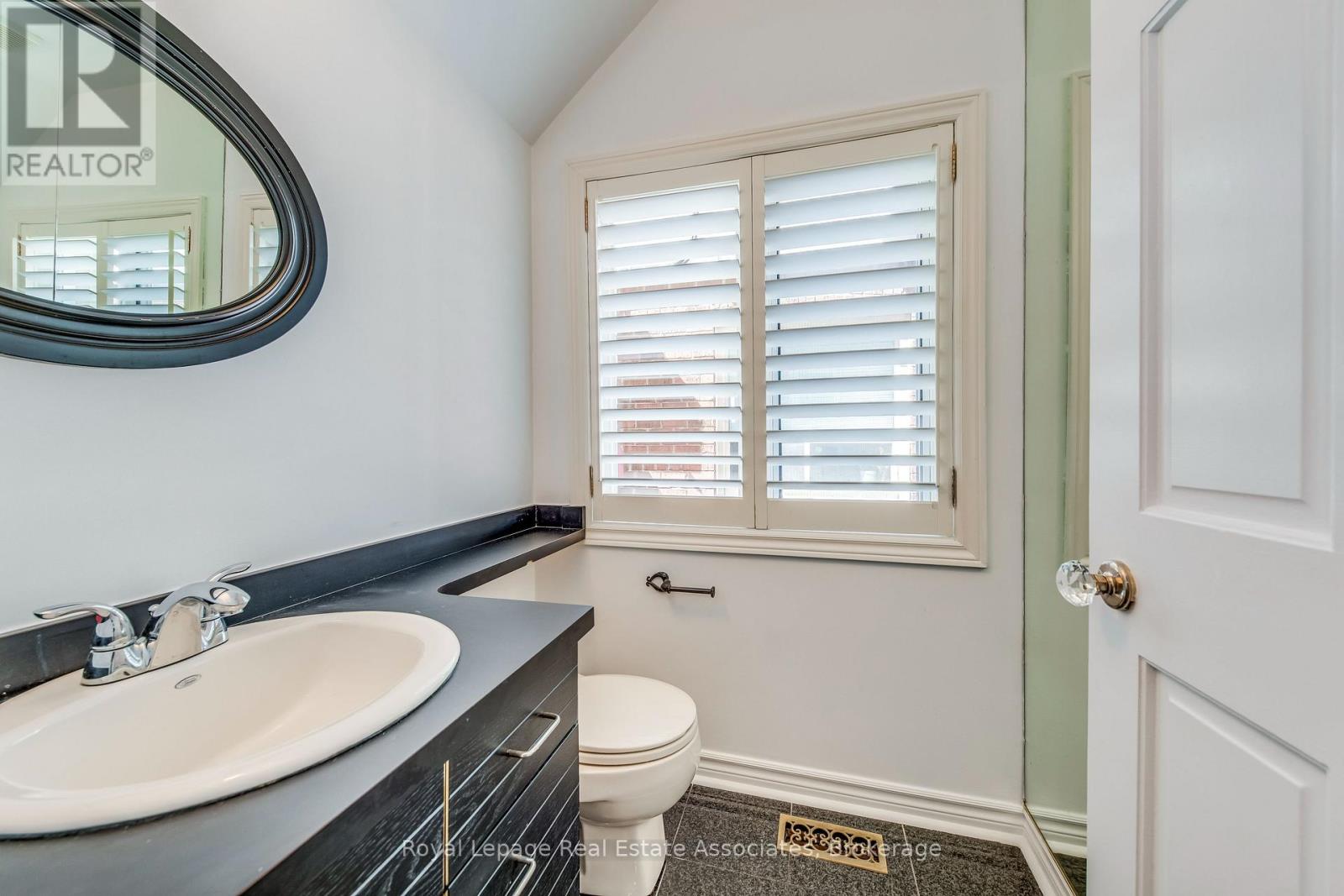 123 Melrose Avenue, Toronto, Ontario  M5M 1Y8 - Photo 24 - C12451630