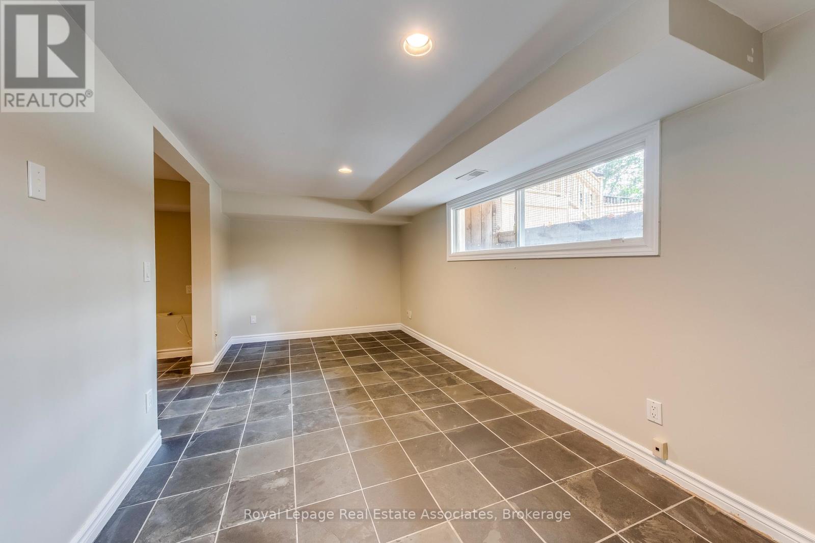 123 Melrose Avenue, Toronto, Ontario  M5M 1Y8 - Photo 38 - C12451630