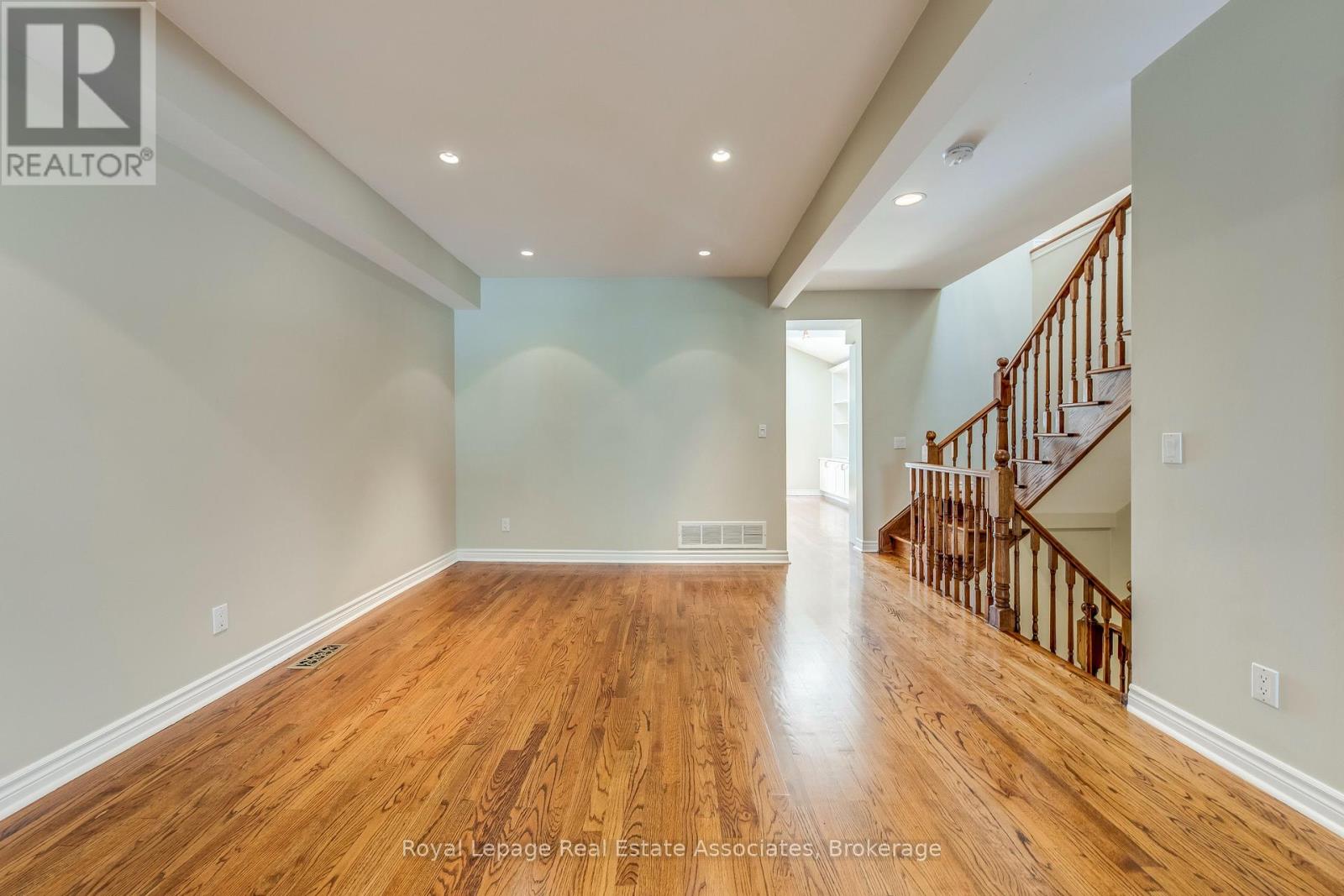 123 Melrose Avenue, Toronto, Ontario  M5M 1Y8 - Photo 9 - C12451630