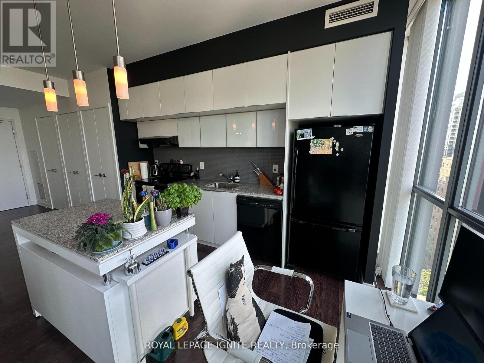 1809 - 110 Charles Street E, Toronto, Ontario  M4Y 1T5 - Photo 33 - C12451640