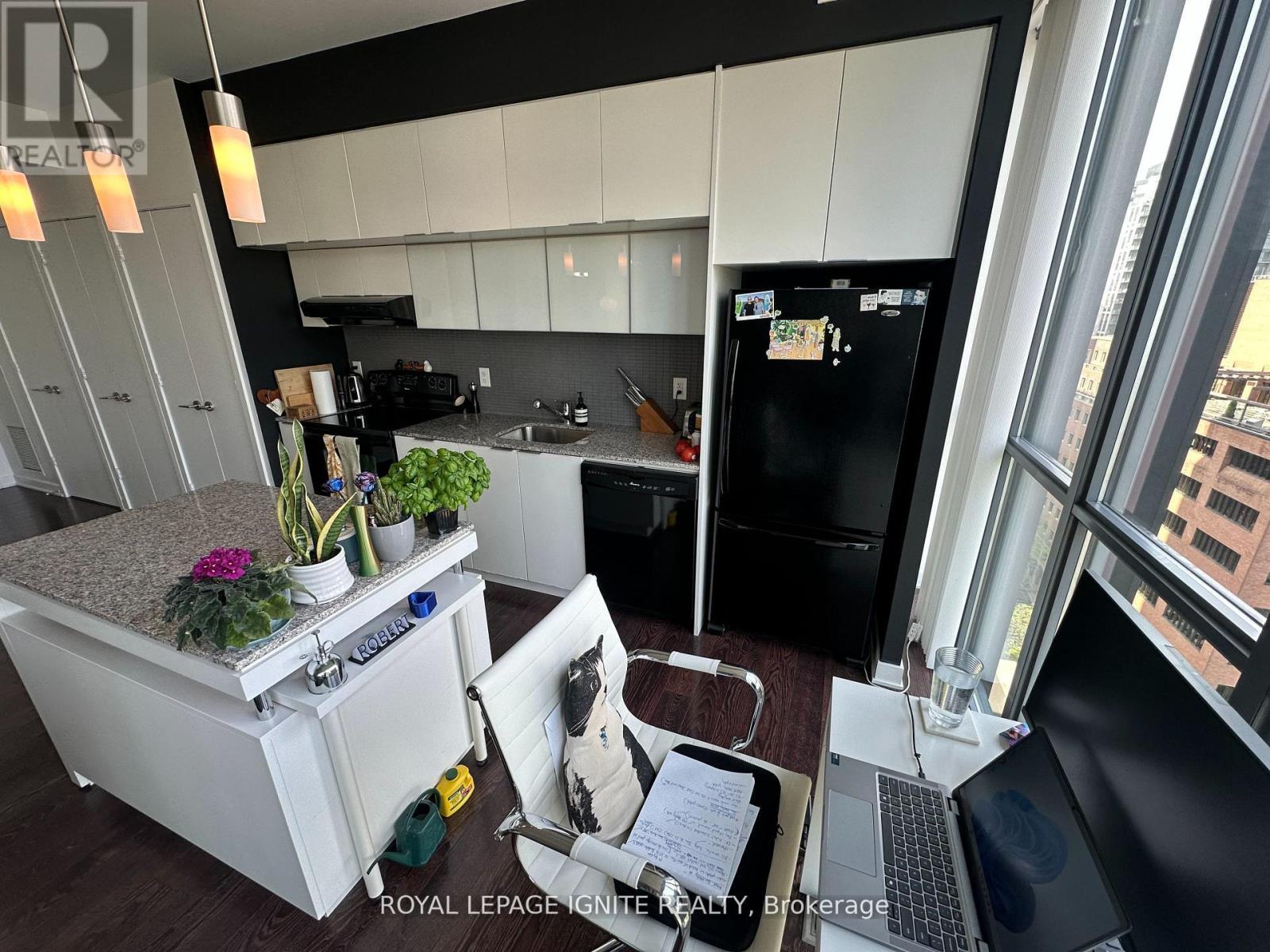 1809 - 110 Charles Street E, Toronto, Ontario  M4Y 1T5 - Photo 34 - C12451640