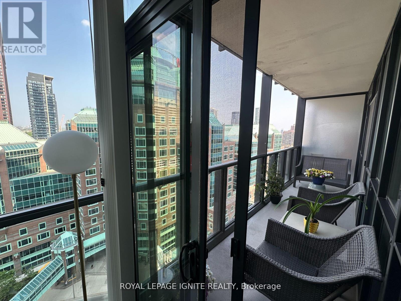 1809 - 110 Charles Street E, Toronto, Ontario  M4Y 1T5 - Photo 44 - C12451640
