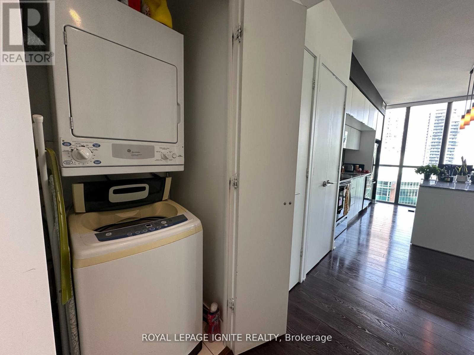 1809 - 110 Charles Street E, Toronto, Ontario  M4Y 1T5 - Photo 45 - C12451640