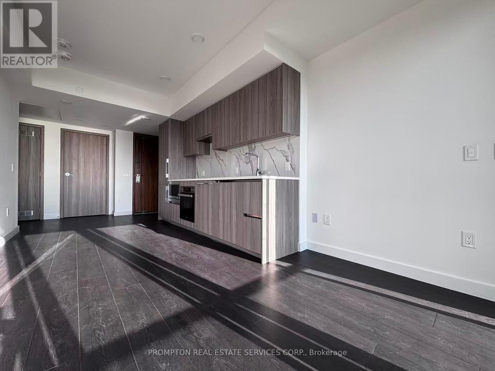 5715 - 3 Concord Cityplace Way, Toronto, Ontario  M5V 0X4 - Photo 6 - C12451681