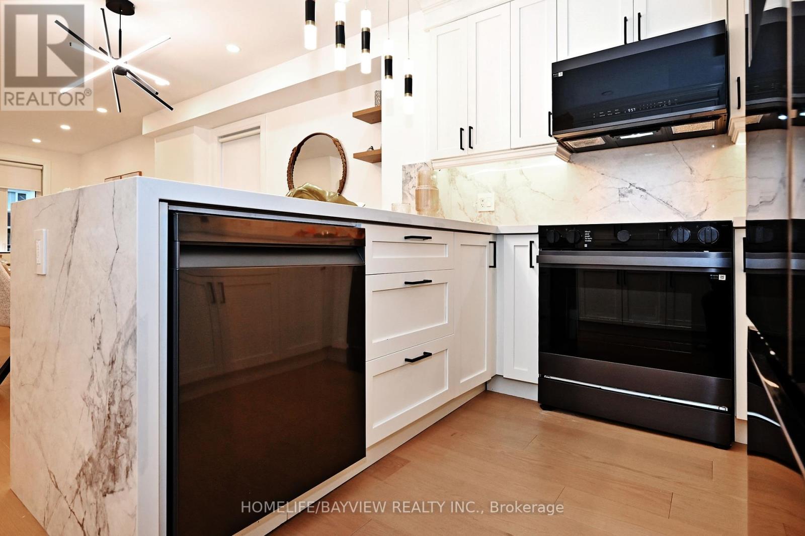 286 Springdale Boulevard, Toronto, Ontario  M4C 2A2 - Photo 21 - E12451551