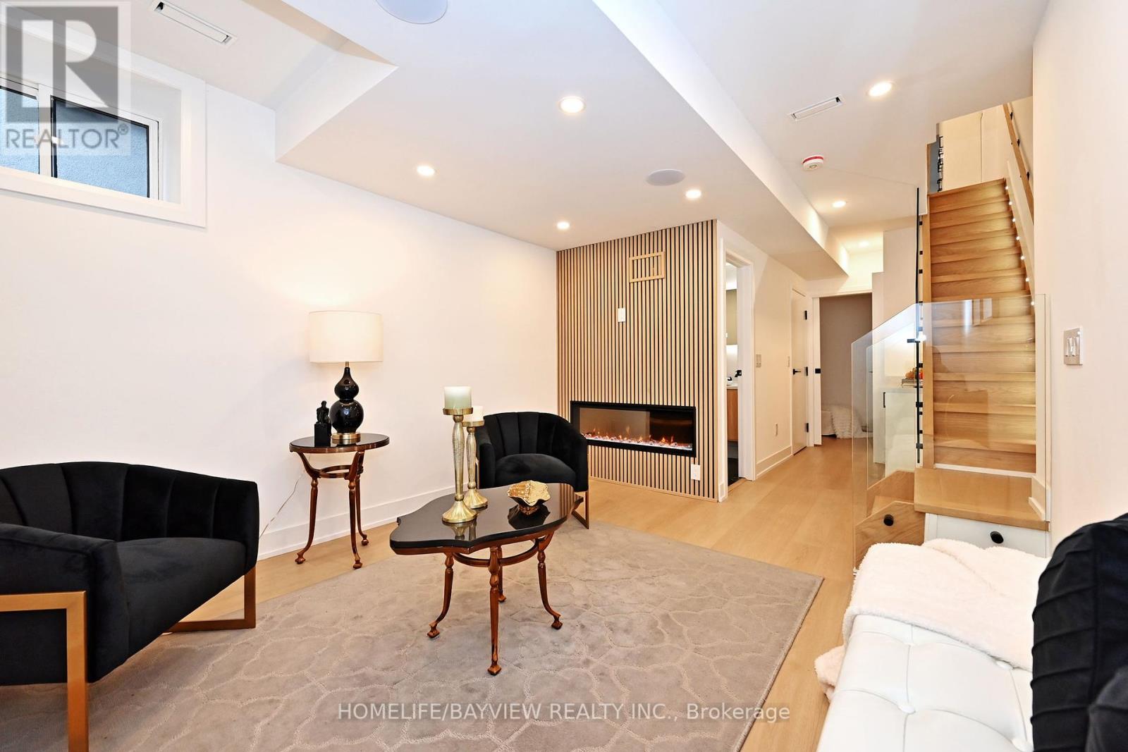 286 Springdale Boulevard, Toronto, Ontario  M4C 2A2 - Photo 37 - E12451551