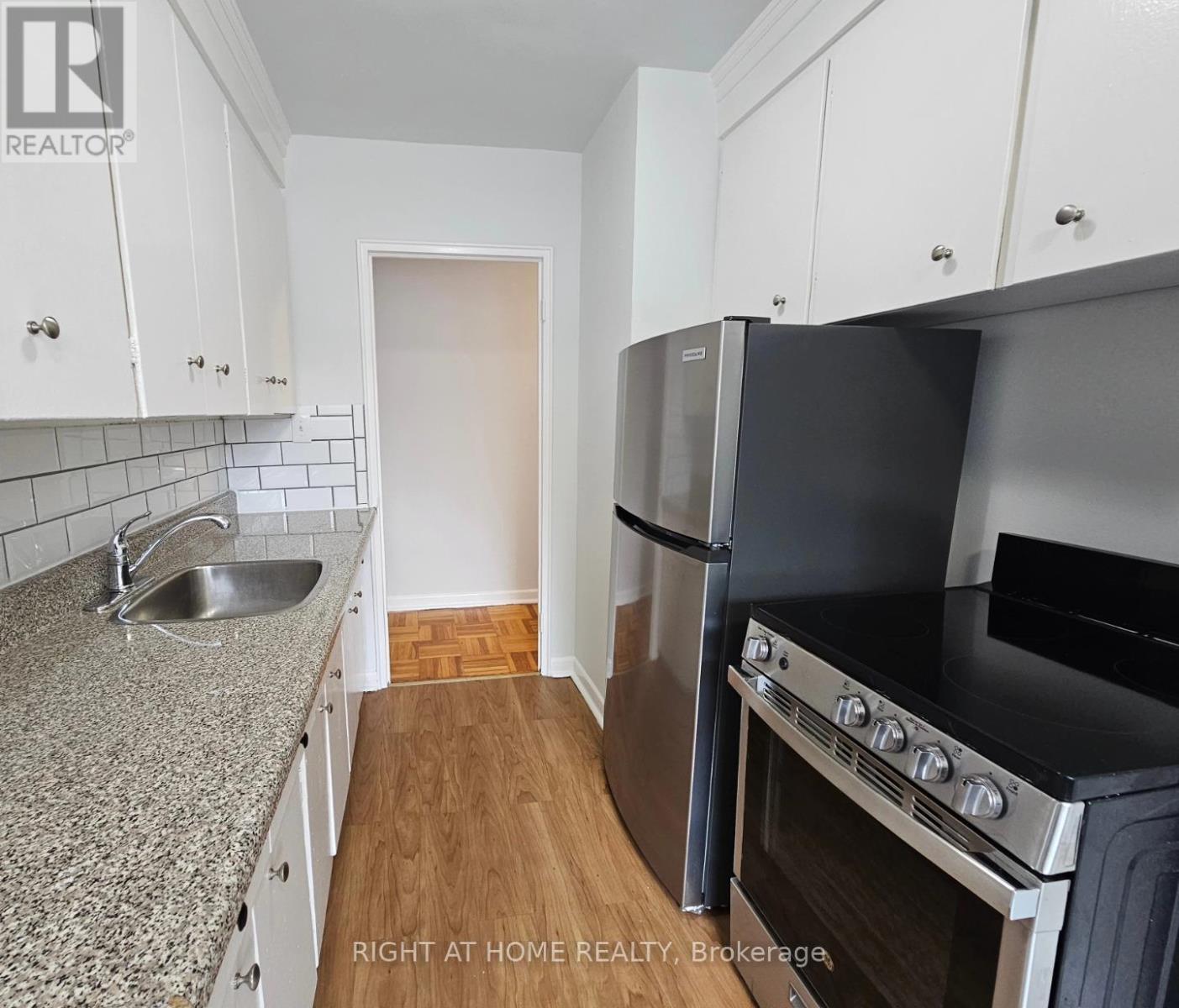 203 - 20 Cosburn Avenue, Toronto, Ontario  M4K 2E7 - Photo 10 - E12451632