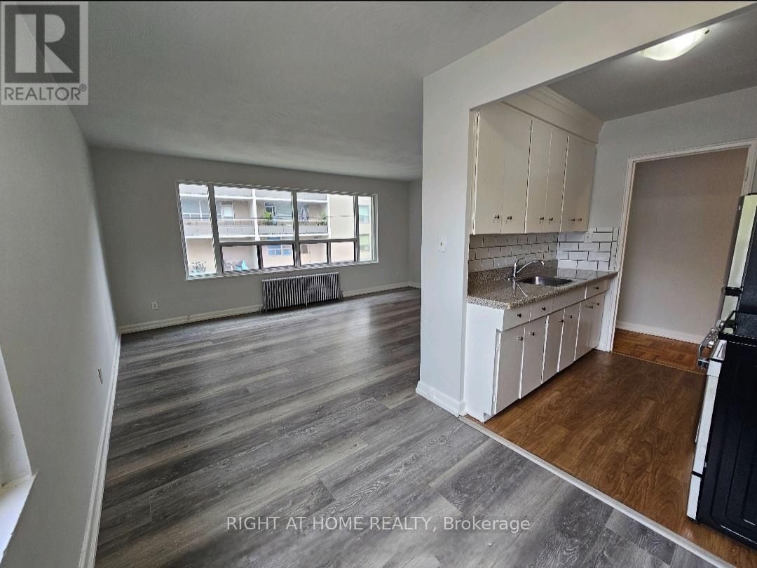 203 - 20 Cosburn Avenue, Toronto, Ontario  M4K 2E7 - Photo 14 - E12451632