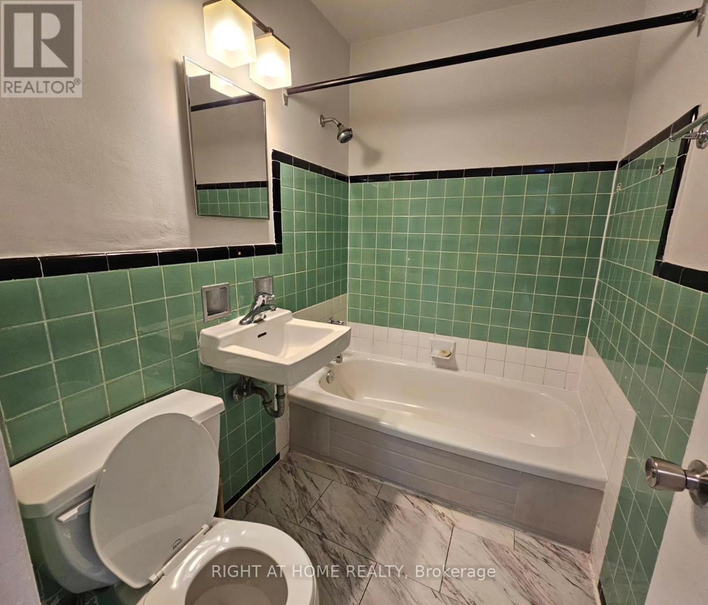 203 - 20 Cosburn Avenue, Toronto, Ontario  M4K 2E7 - Photo 23 - E12451632