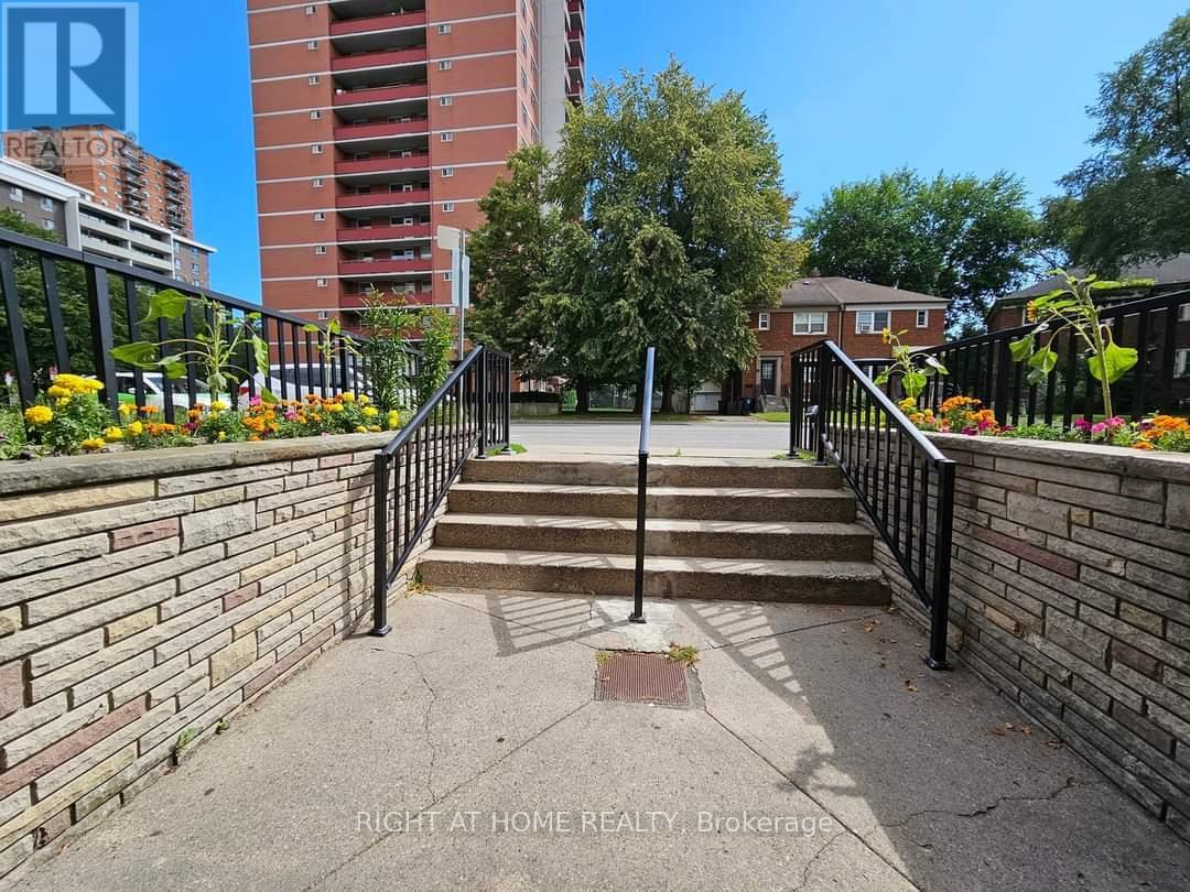 203 - 20 Cosburn Avenue, Toronto, Ontario  M4K 2E7 - Photo 6 - E12451632