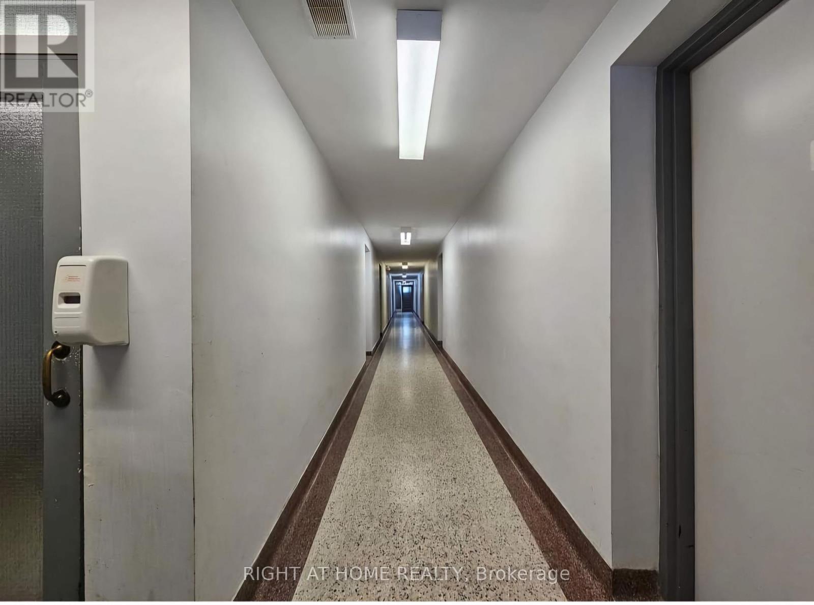 203 - 20 Cosburn Avenue, Toronto, Ontario  M4K 2E7 - Photo 8 - E12451632