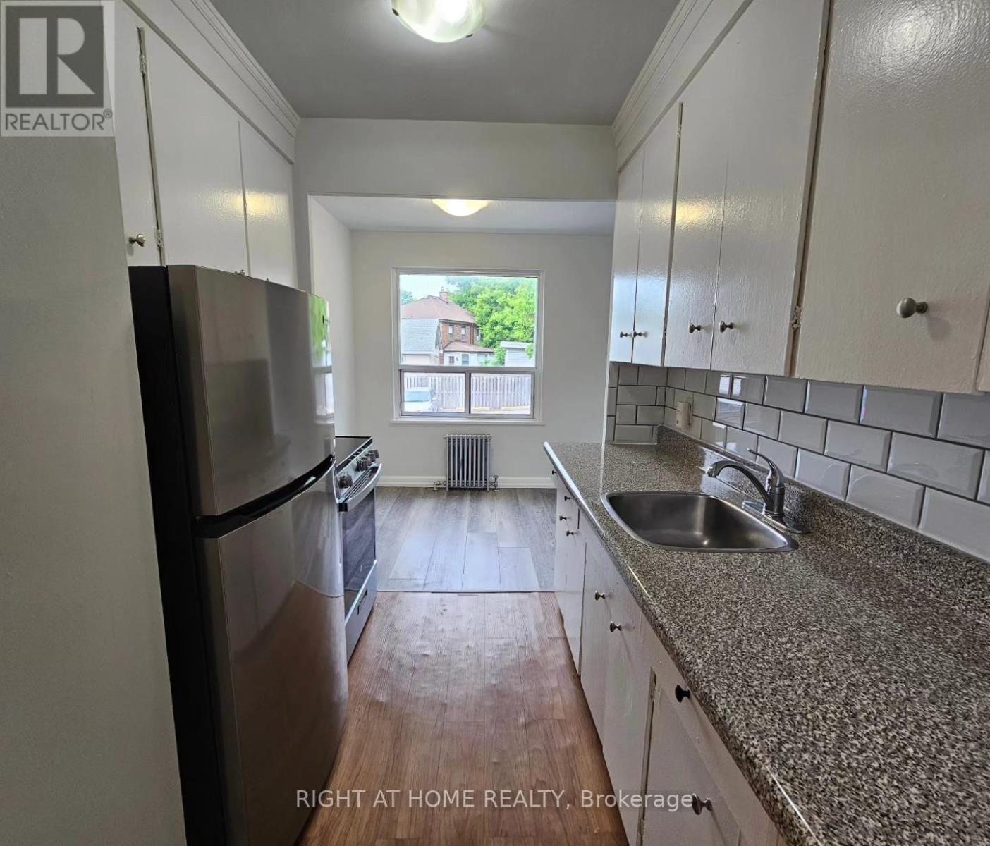 203 - 20 Cosburn Avenue, Toronto, Ontario  M4K 2E7 - Photo 9 - E12451632