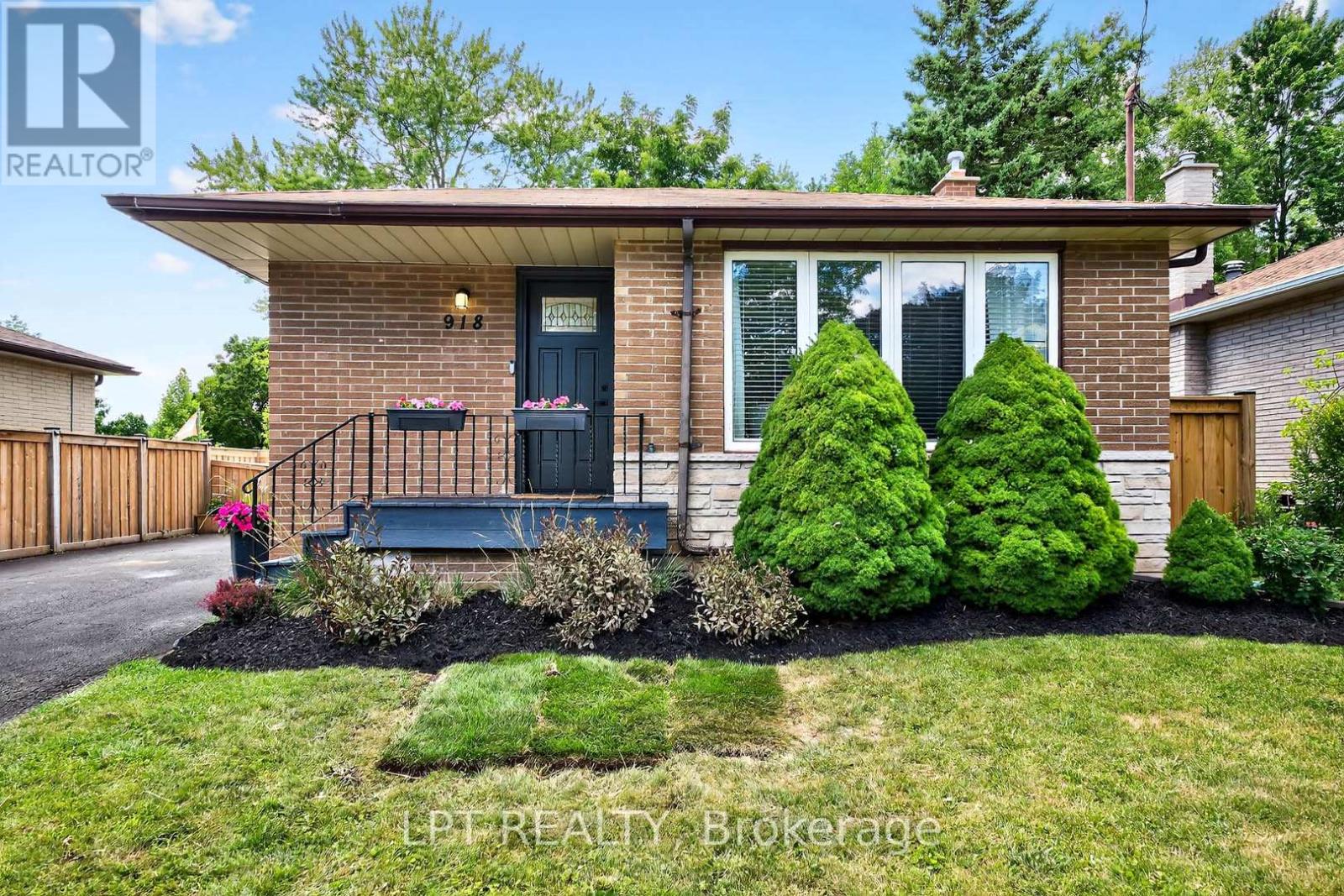 918 WALTON BOULEVARD, Whitby, Ontario