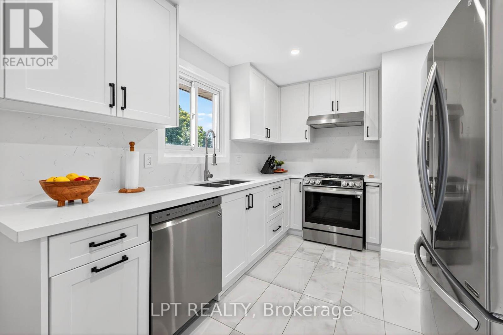918 Walton Boulevard, Whitby, Ontario  L1N 3G5 - Photo 15 - E12451699
