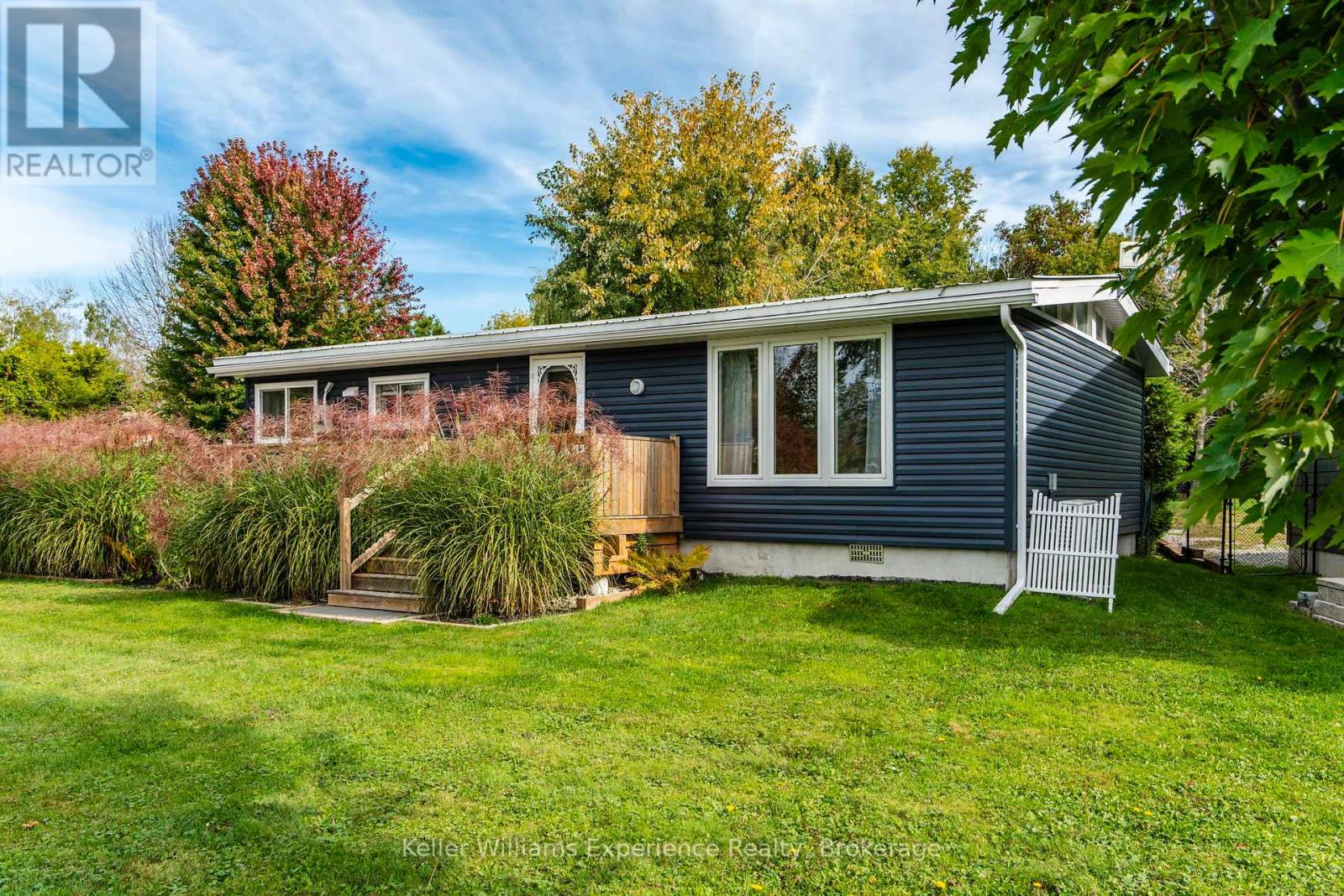 681 Mcmurtry Road, Midland, Ontario  L4R 0B9 - Photo 3 - S12451716