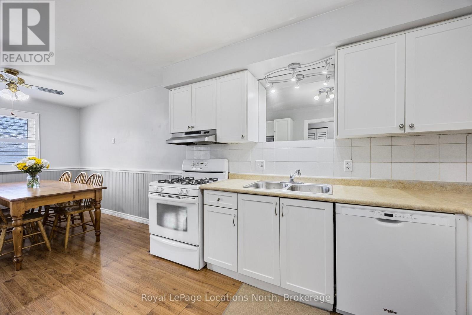 163 Collins Street, Collingwood, Ontario  L9Y 4L7 - Photo 12 - S12451781
