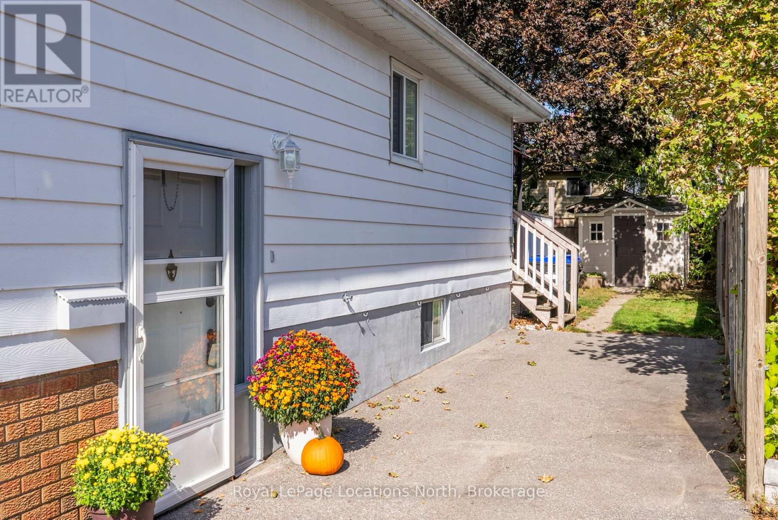 163 Collins Street, Collingwood, Ontario  L9Y 4L7 - Photo 3 - S12451781