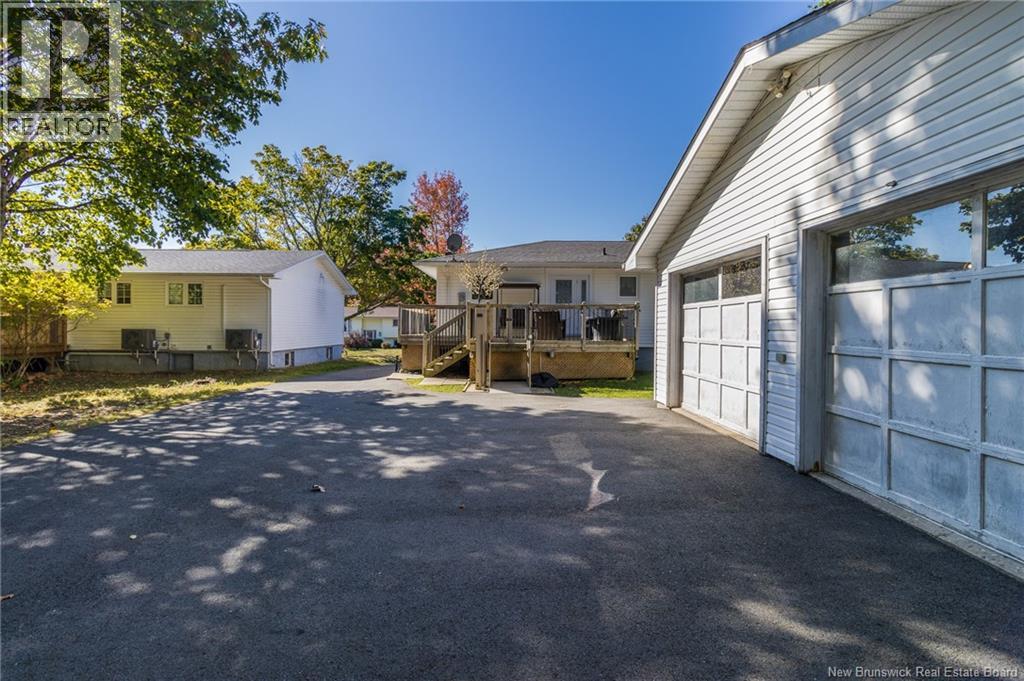 31 Finnamore Street, Oromocto, New Brunswick  E2V 2J9 - Photo 4 - NB128085