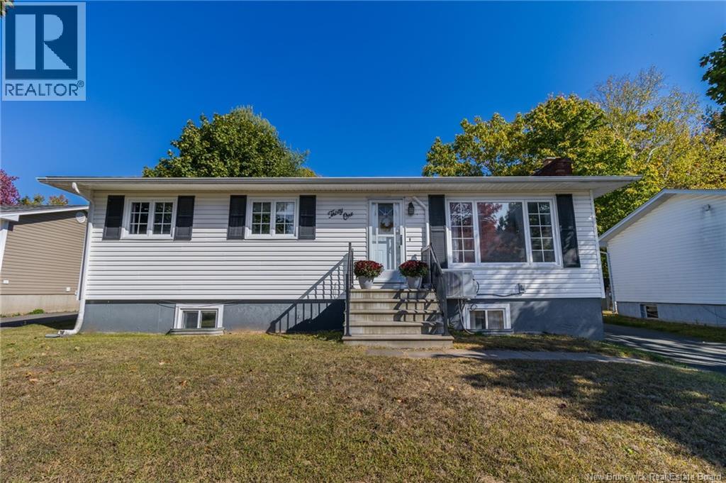 31 Finnamore Street, Oromocto, New Brunswick  E2V 2J9 - Photo 3 - NB128085