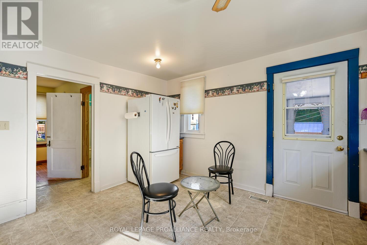 187 James Street E, Brockville, Ontario  K6V 1L4 - Photo 10 - X12451773