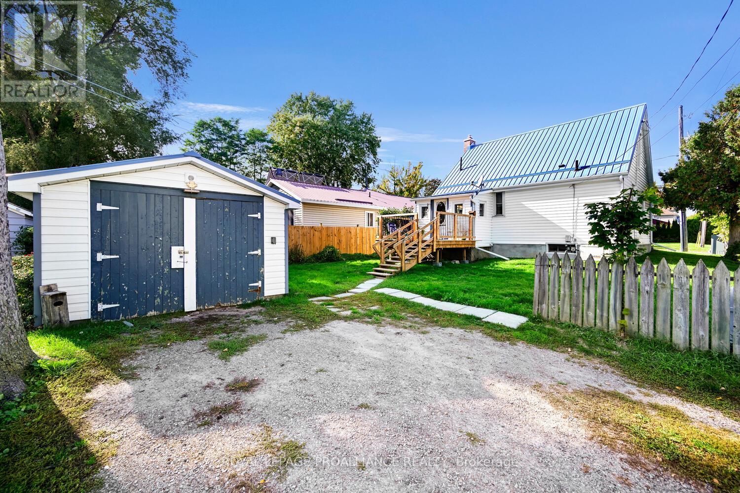 187 James Street E, Brockville, Ontario  K6V 1L4 - Photo 24 - X12451773