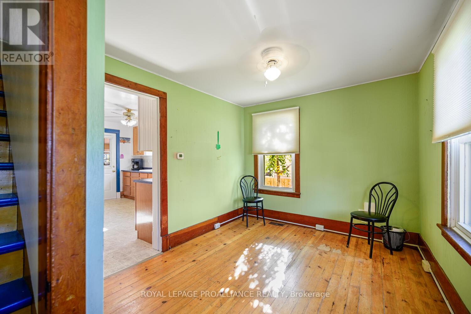 187 James Street E, Brockville, Ontario  K6V 1L4 - Photo 7 - X12451773
