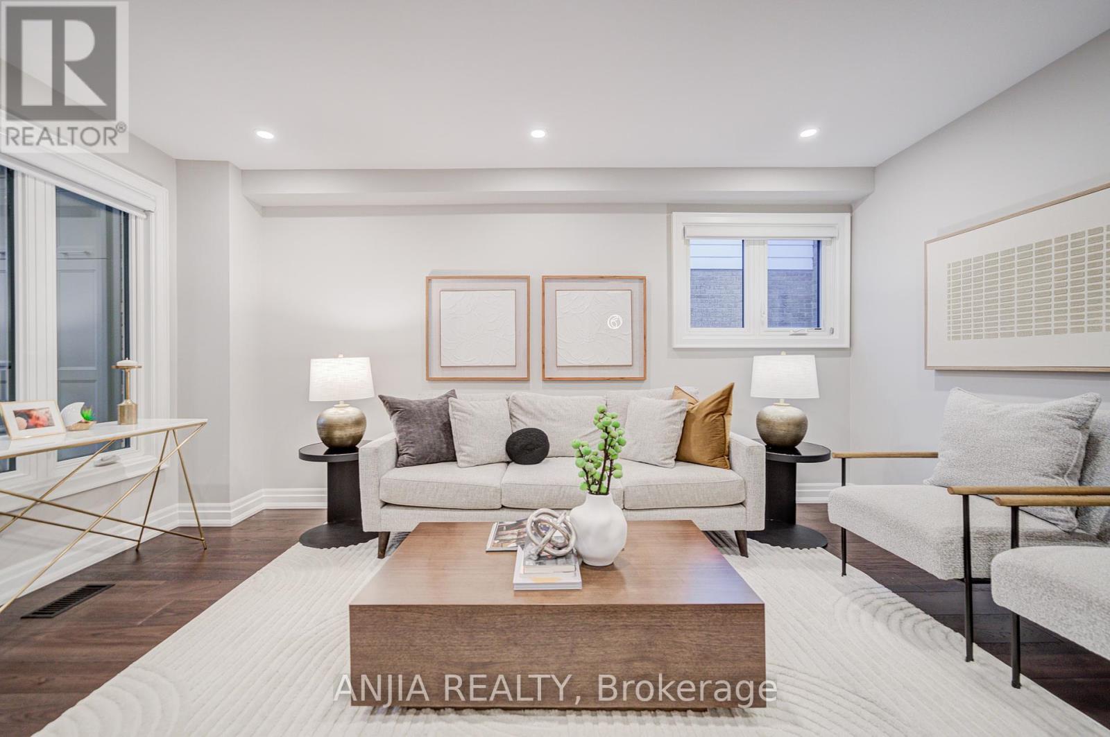 31 Holm Crescent, Markham (Aileen-Willowbrook), Ontario  L3T 5M4 - Photo 14 - N12451543