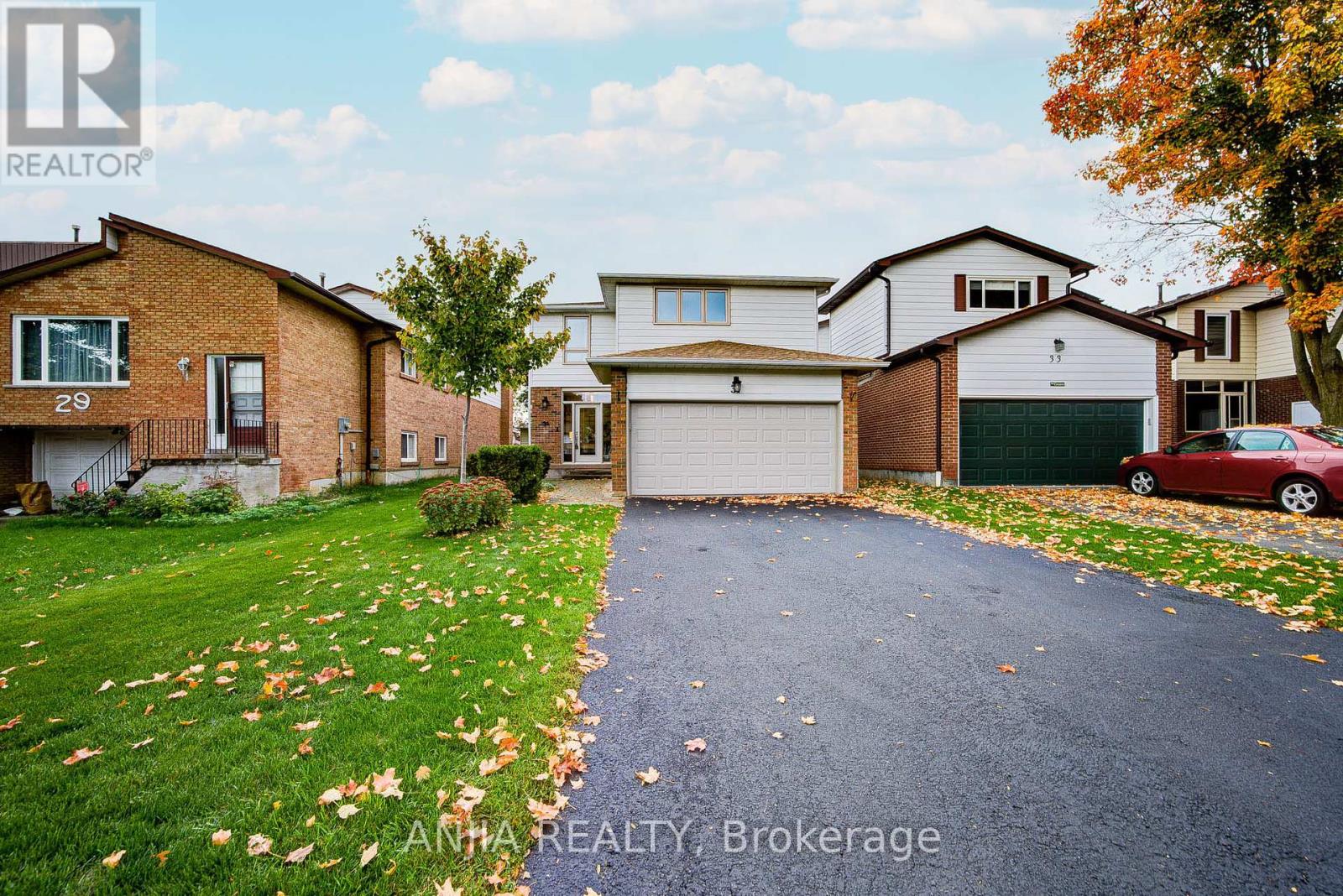 31 Holm Crescent, Markham (Aileen-Willowbrook), Ontario  L3T 5M4 - Photo 2 - N12451543