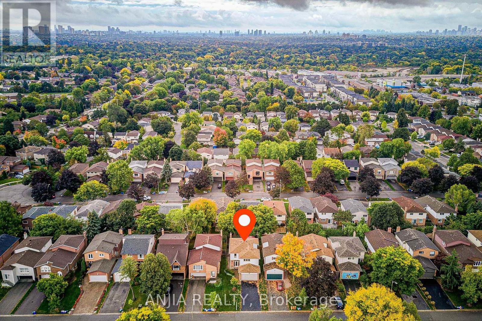 31 Holm Crescent, Markham (Aileen-Willowbrook), Ontario  L3T 5M4 - Photo 7 - N12451543