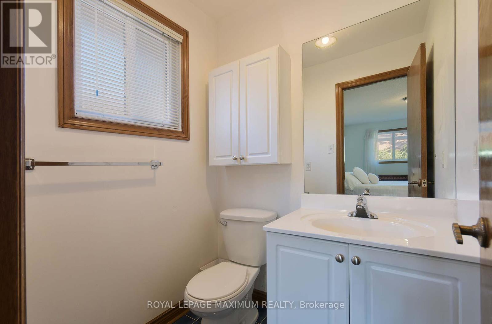 42 Kaiser Drive, Vaughan (West Woodbridge), Ontario  L4L 3V4 - Photo 16 - N12451547