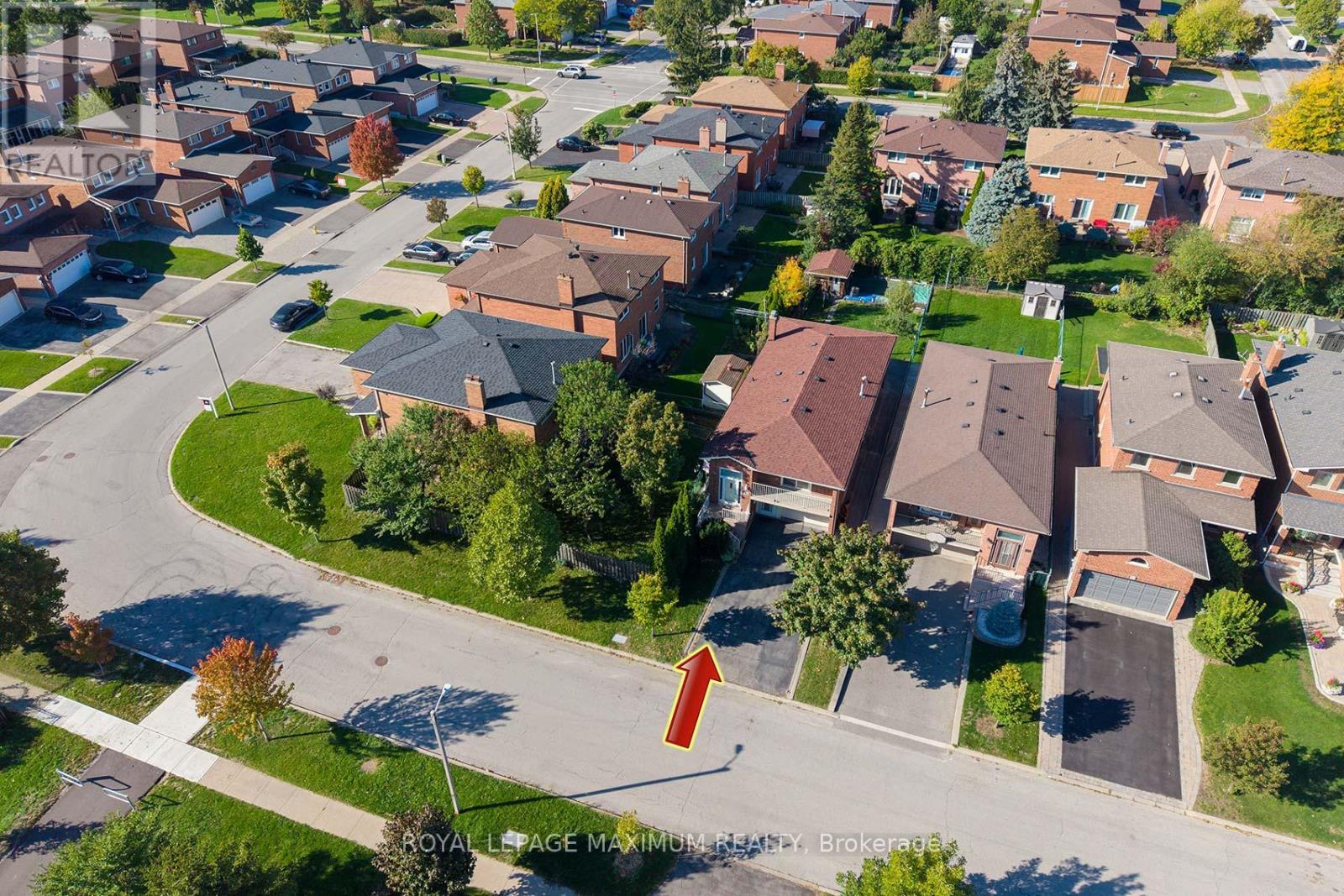 42 Kaiser Drive, Vaughan (West Woodbridge), Ontario  L4L 3V4 - Photo 3 - N12451547