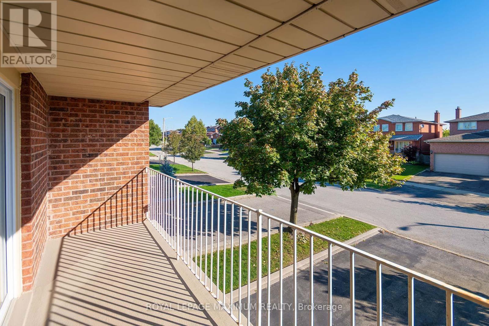 42 Kaiser Drive, Vaughan (West Woodbridge), Ontario  L4L 3V4 - Photo 6 - N12451547