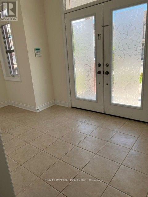 38 Brucefield Court, Whitchurch-Stouffville, Ontario  L4A 1V5 - Photo 2 - N12451660