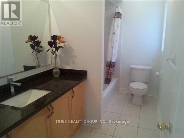 516 Pleasant Ridge Avenue, Vaughan, Ontario  L4J 8X3 - Photo 5 - N12451667