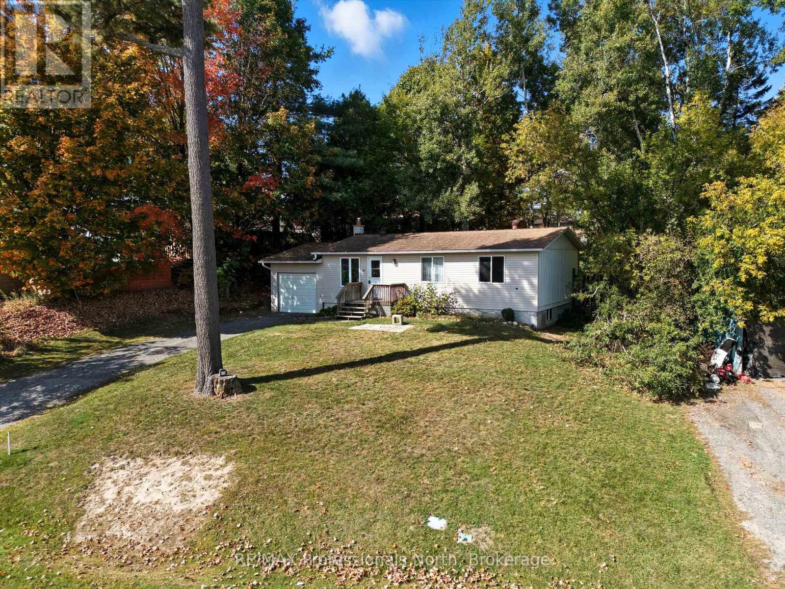 182 Holditch Street, Bracebridge (Macaulay), Ontario  P1L 1E9 - Photo 3 - X12451758