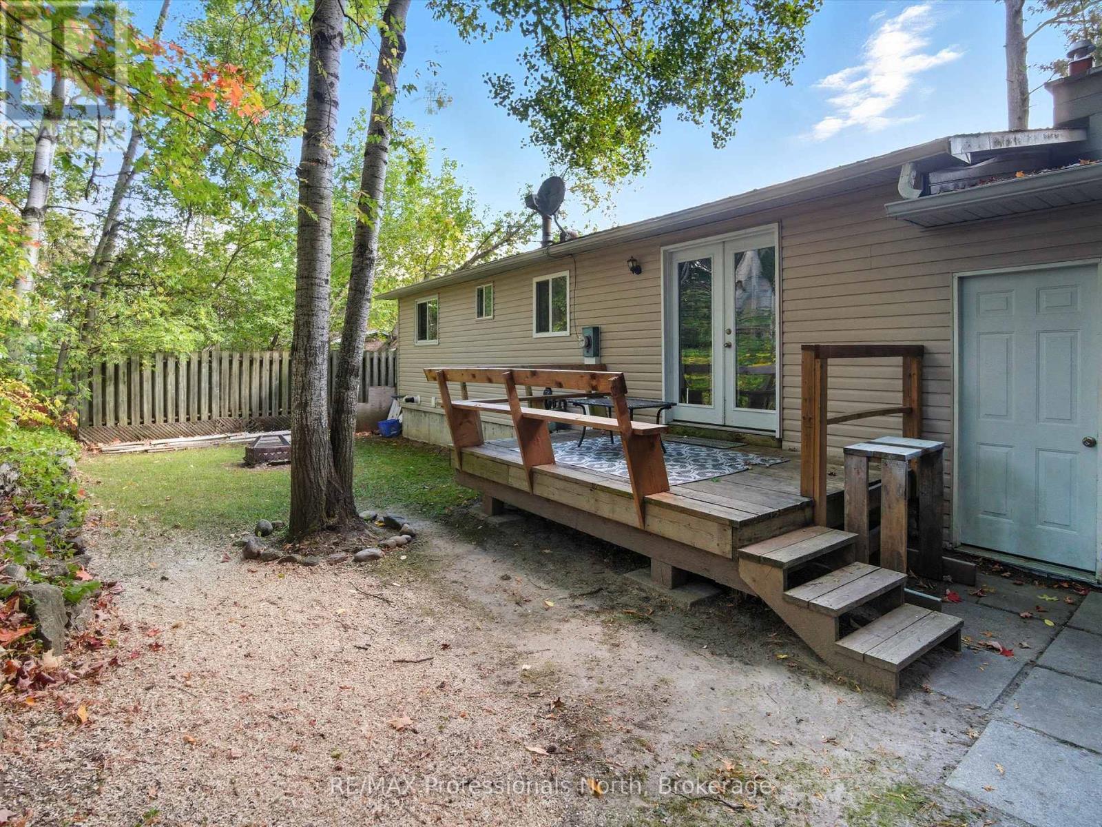 182 Holditch Street, Bracebridge (Macaulay), Ontario  P1L 1E9 - Photo 4 - X12451758