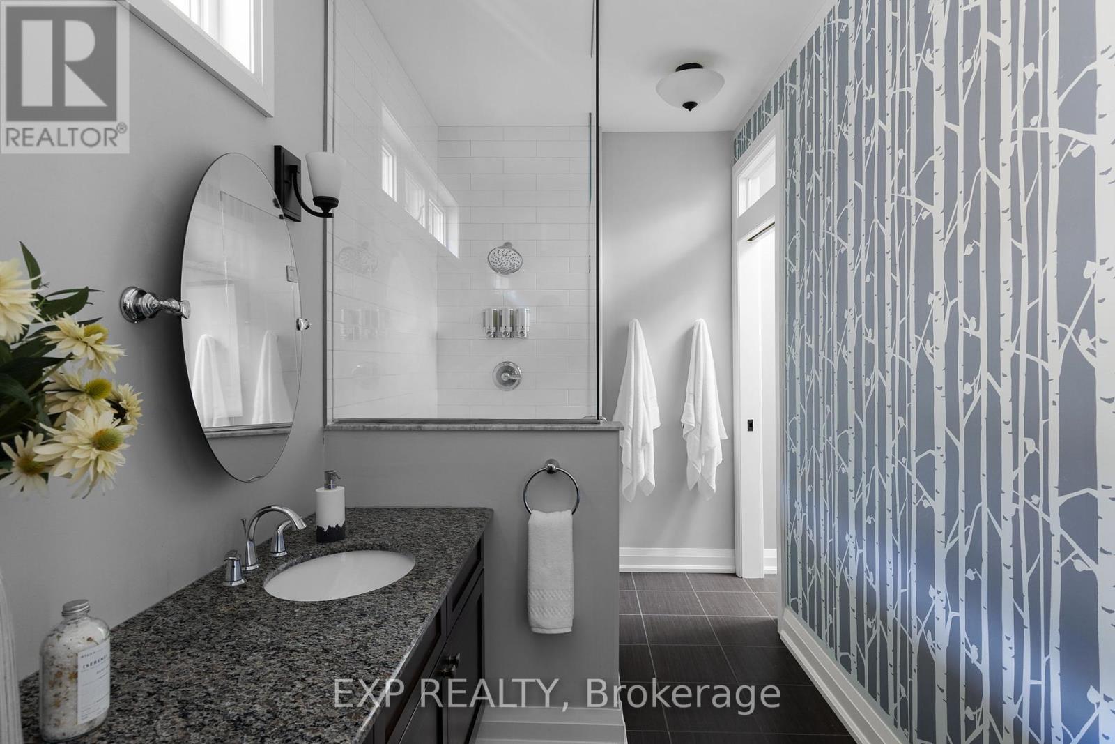 37 Landscape Drive, Oro-Medonte, Ontario  L0L 2L0 - Photo 17 - S12451598