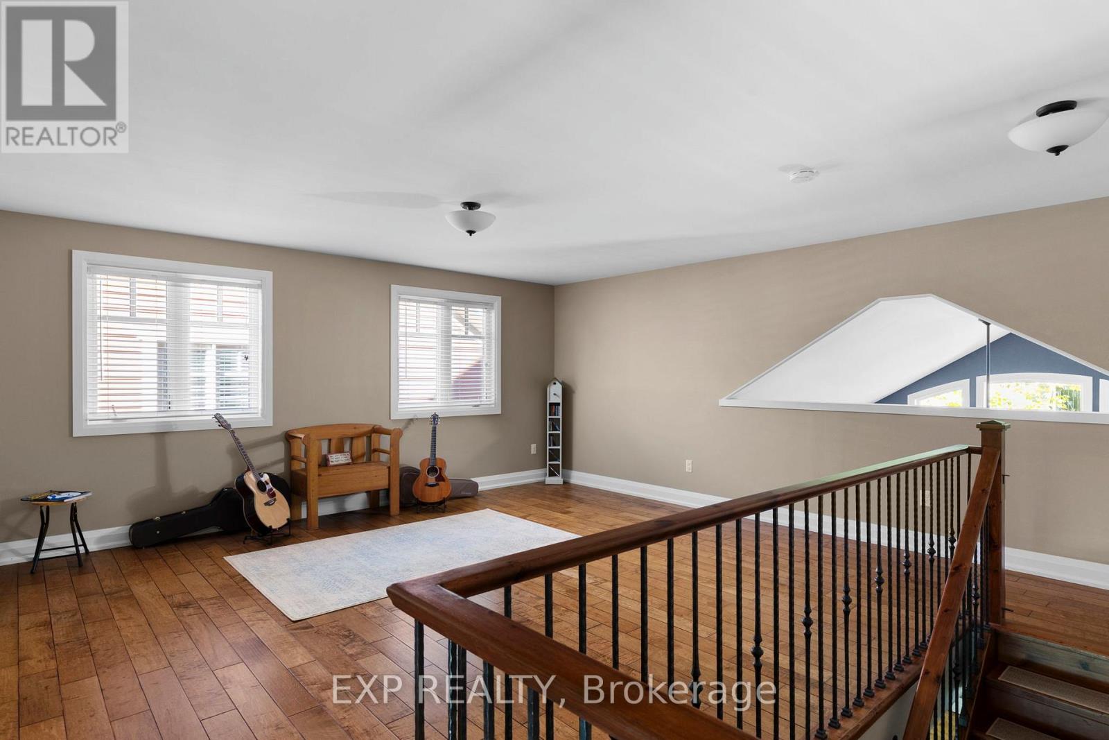 37 Landscape Drive, Oro-Medonte, Ontario  L0L 2L0 - Photo 21 - S12451598