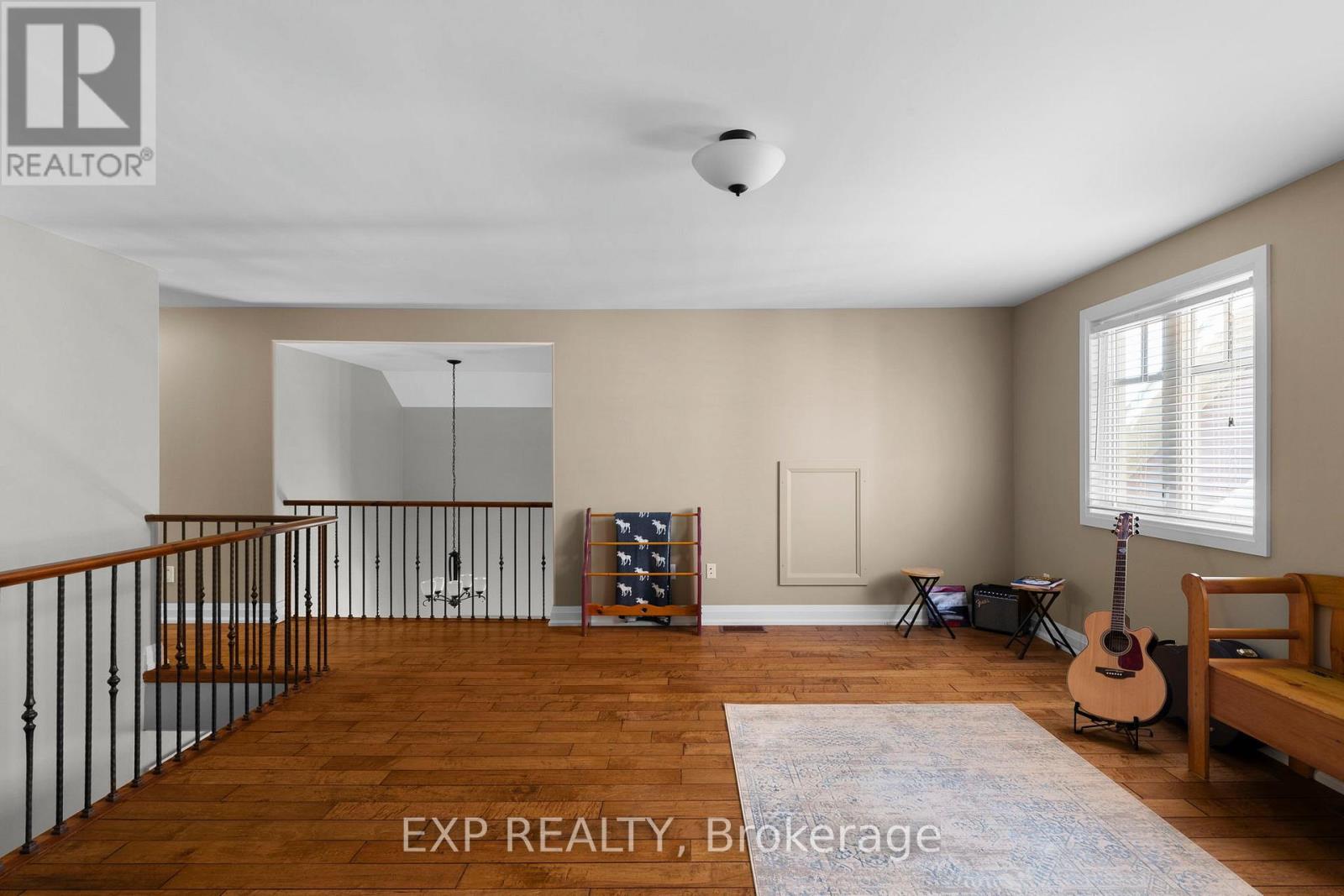 37 Landscape Drive, Oro-Medonte, Ontario  L0L 2L0 - Photo 22 - S12451598