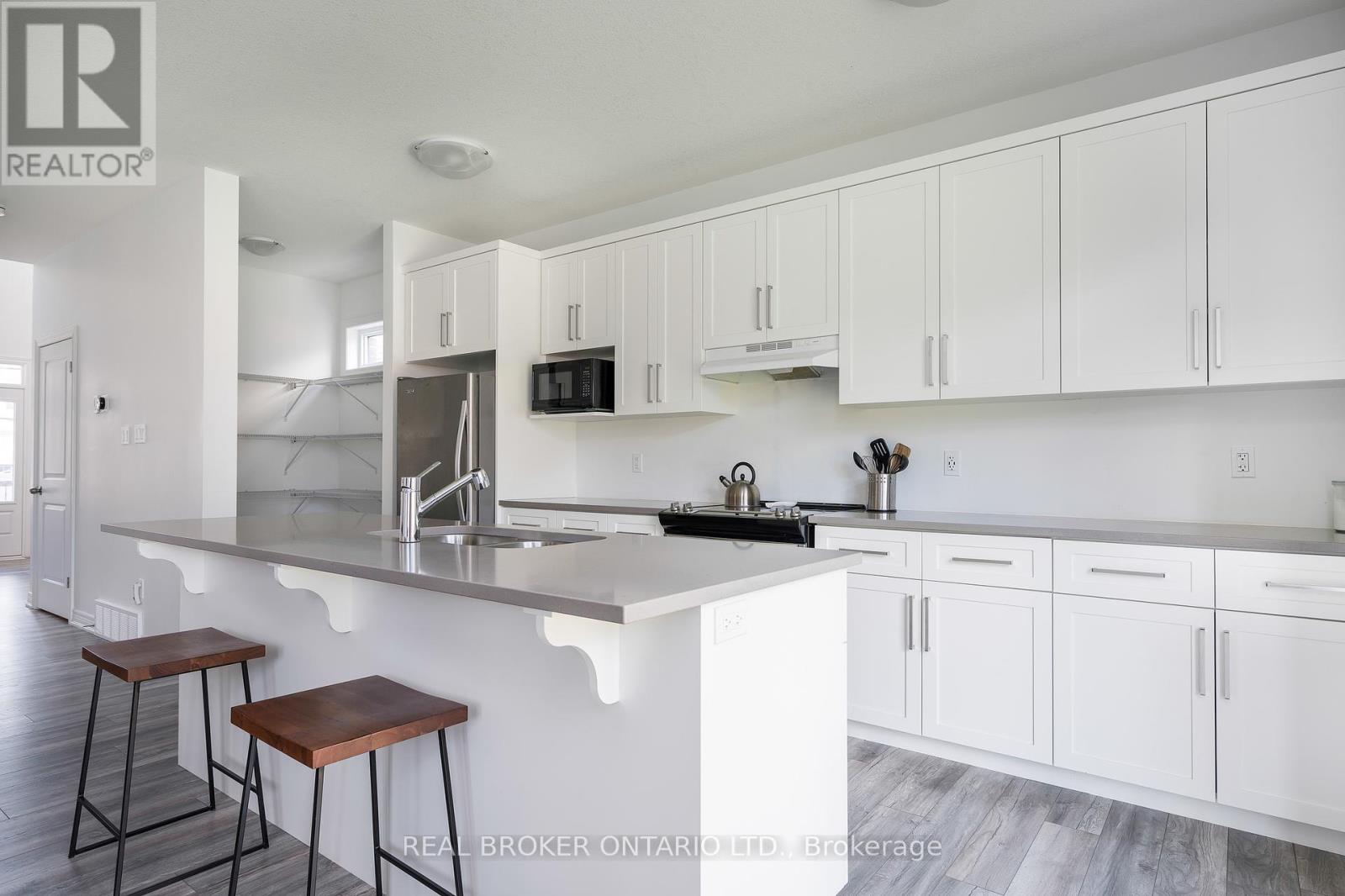 23 Kerr Street, Collingwood, Ontario  L9Y 4B6 - Photo 14 - S12451653