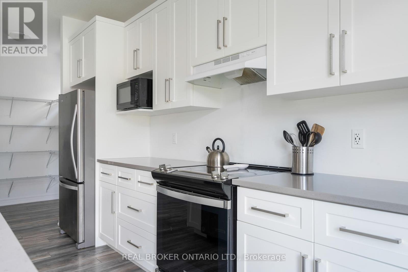 23 Kerr Street, Collingwood, Ontario  L9Y 4B6 - Photo 15 - S12451653