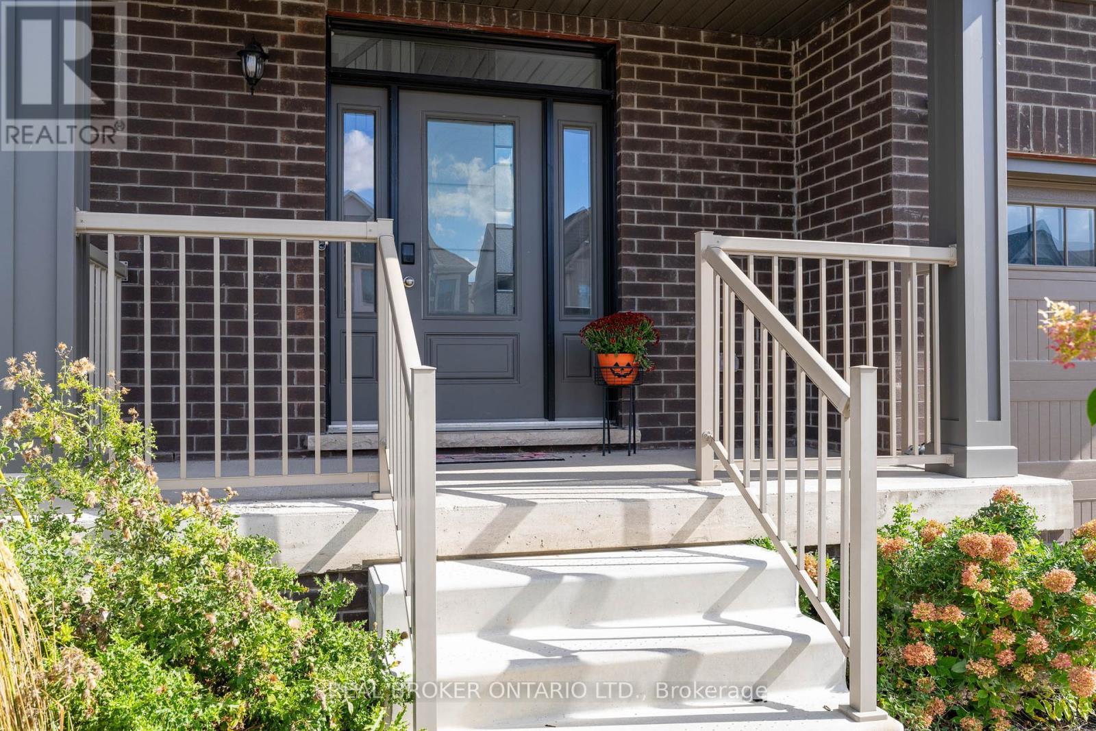 23 Kerr Street, Collingwood, Ontario  L9Y 4B6 - Photo 2 - S12451653