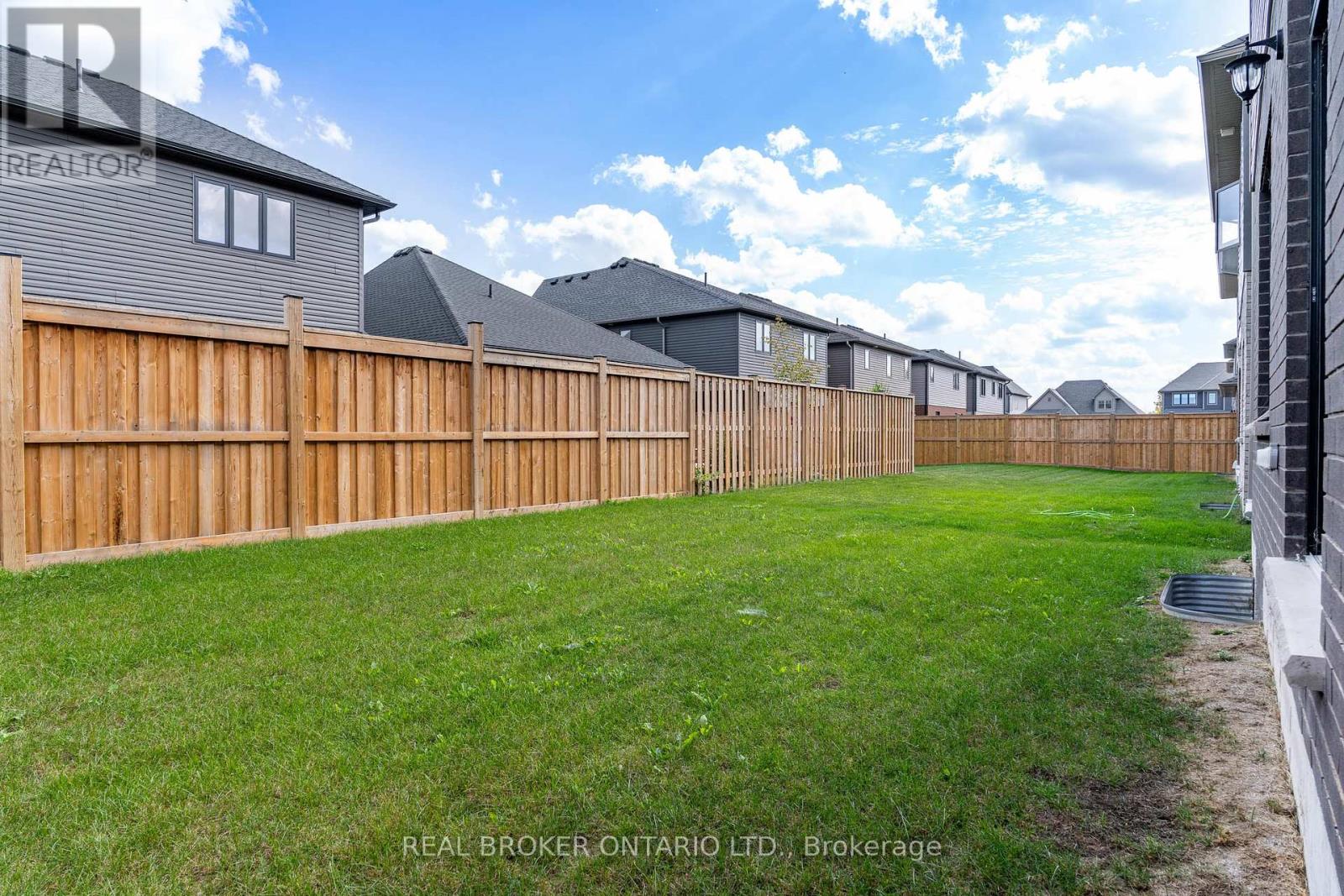 23 Kerr Street, Collingwood, Ontario  L9Y 4B6 - Photo 3 - S12451653
