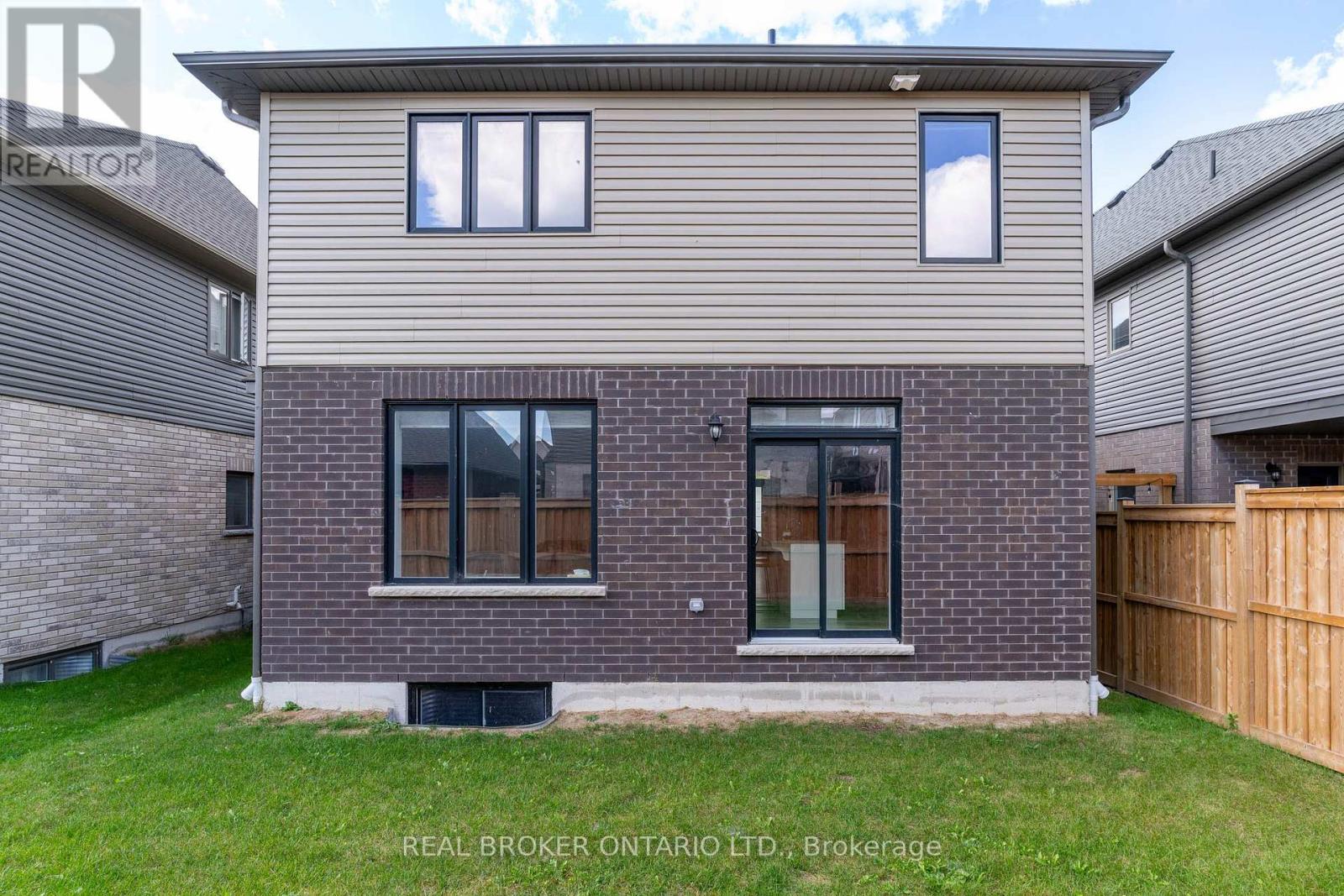 23 Kerr Street, Collingwood, Ontario  L9Y 4B6 - Photo 4 - S12451653