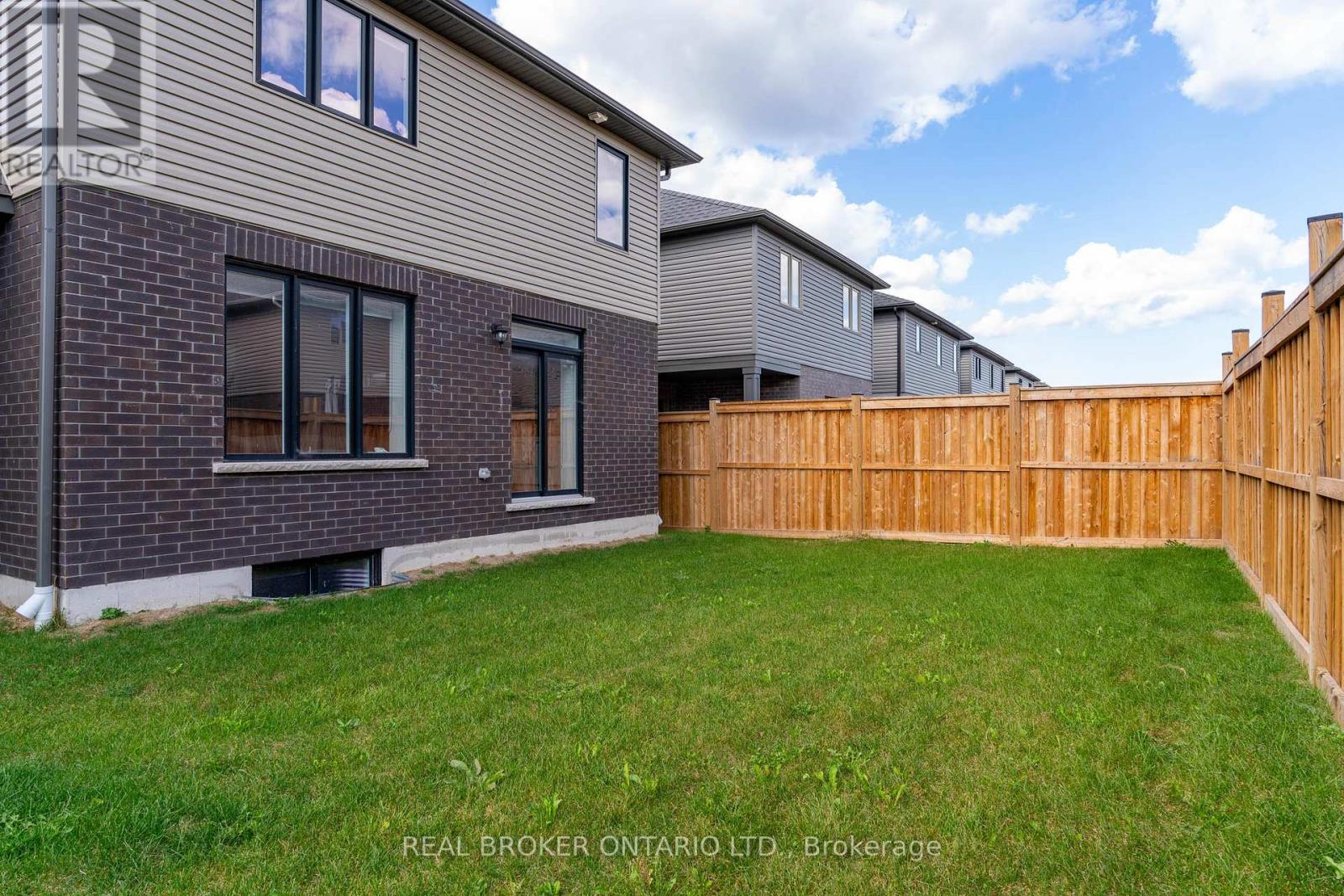 23 Kerr Street, Collingwood, Ontario  L9Y 4B6 - Photo 5 - S12451653