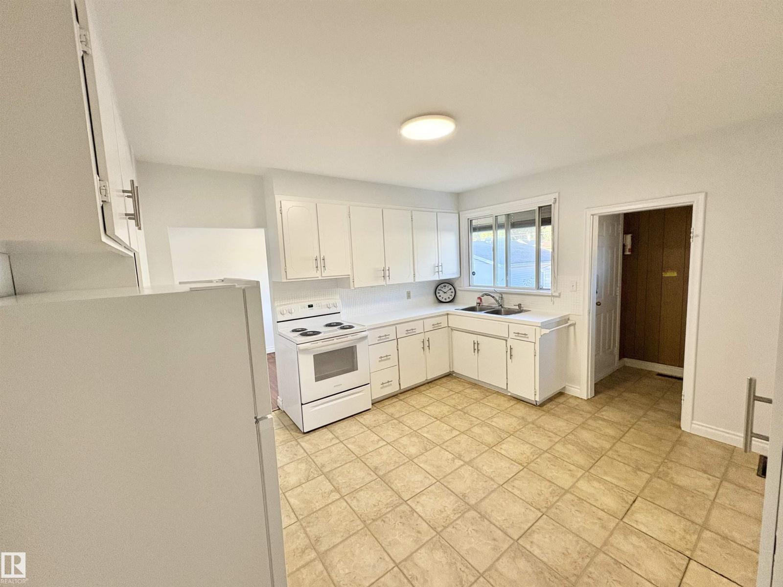 12050 56 St Nw Nw, Edmonton, Alberta  T5W 3T1 - Photo 4 - E4461303