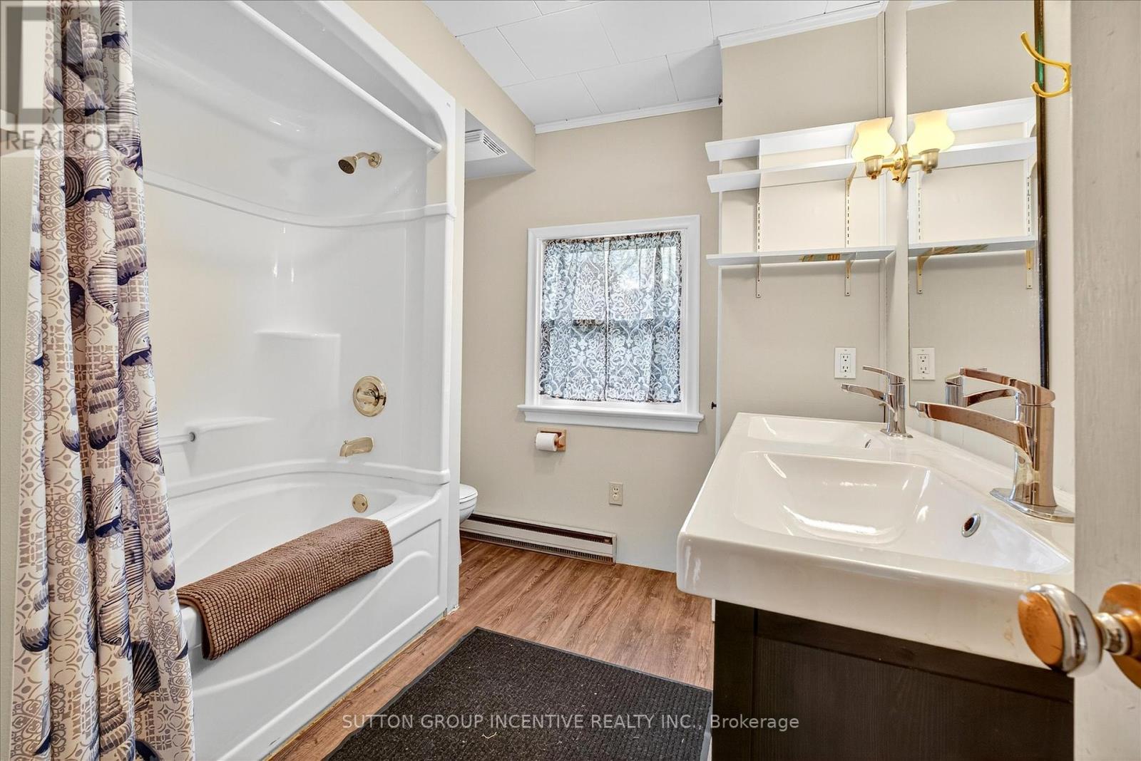 183 Lake Drive N, Georgina, Ontario  L4P 3C8 - Photo 46 - N12450129