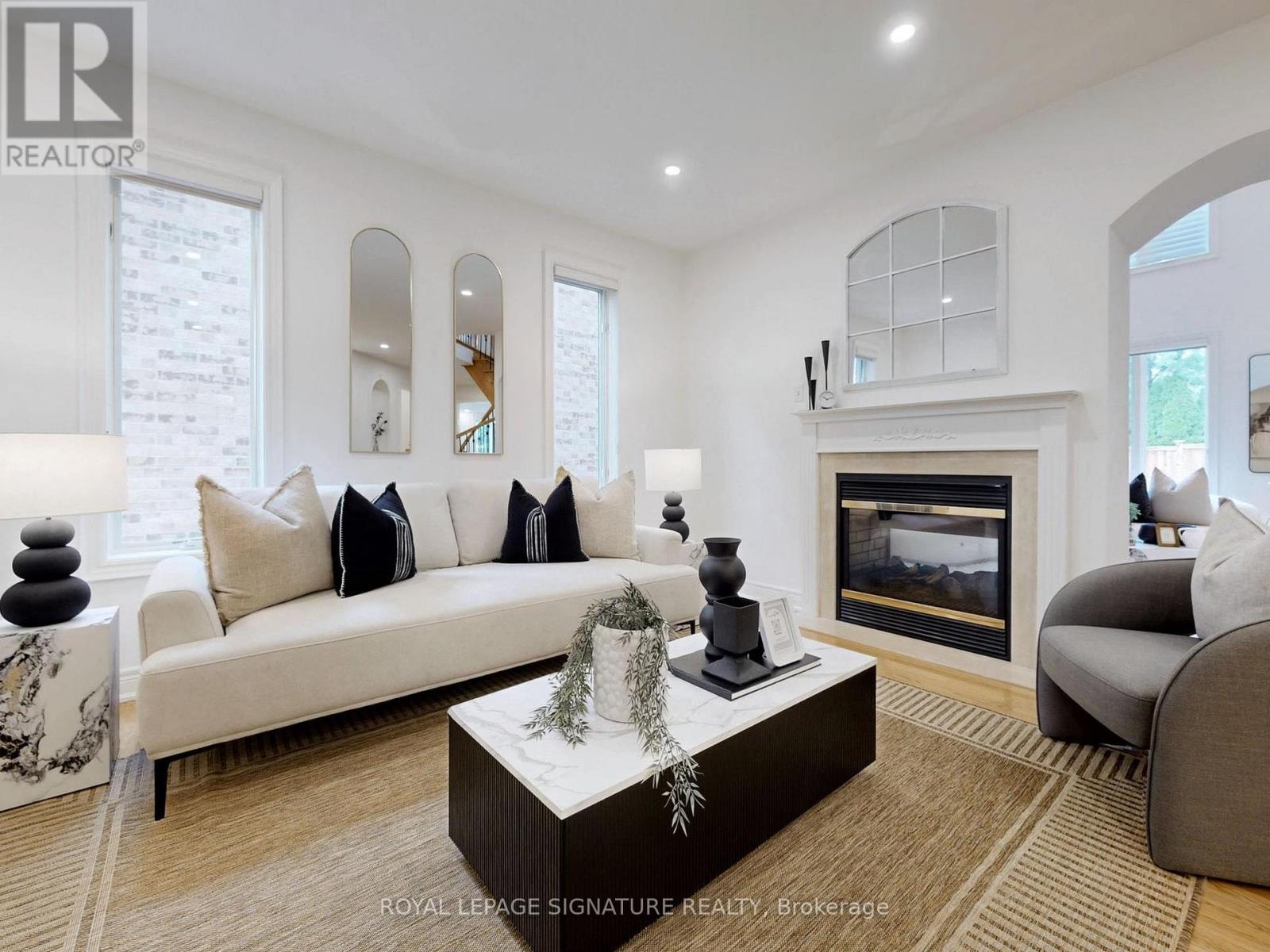 2238 Lyndhurst Drive, Oakville, Ontario  L6H 7V4 - Photo 9 - W12450862