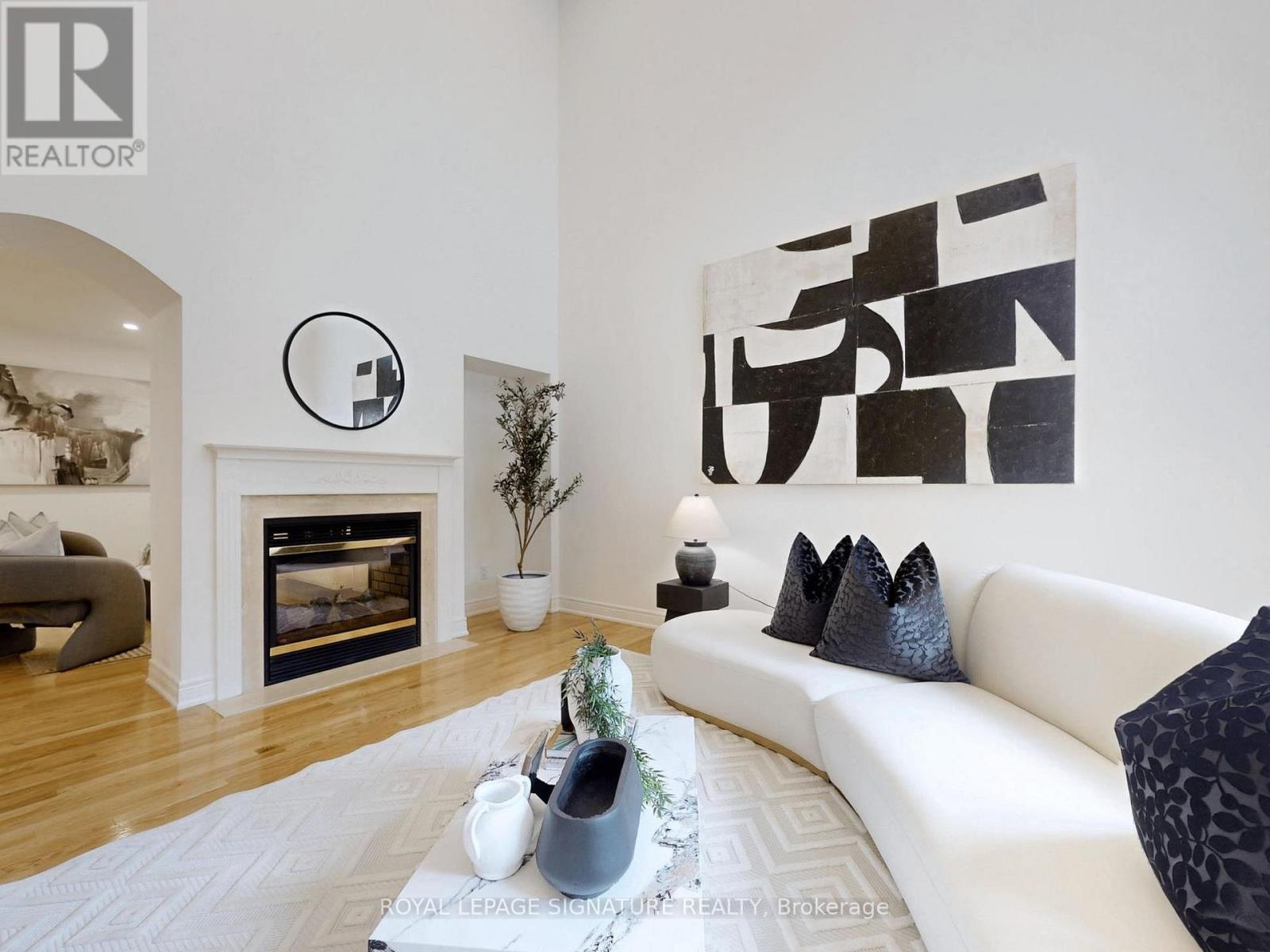 2238 Lyndhurst Drive, Oakville, Ontario  L6H 7V4 - Photo 12 - W12450862